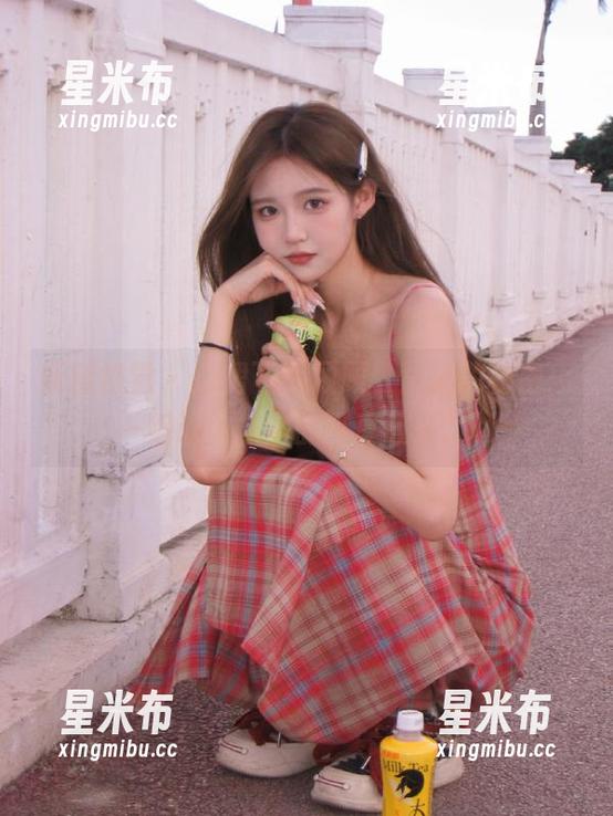妖精视觉-顾顾 妖精视觉 - 短裙下的顾顾,背后的秘密:一组让人捧腹的写真故事.txt