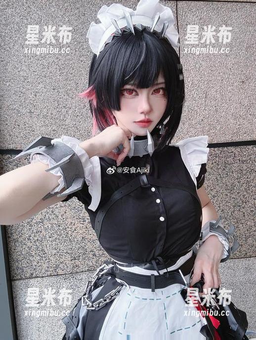 安食Ajiki倾情呈现的异瞳小魅魔写真作品，一场视觉上的可爱盛宴.txt