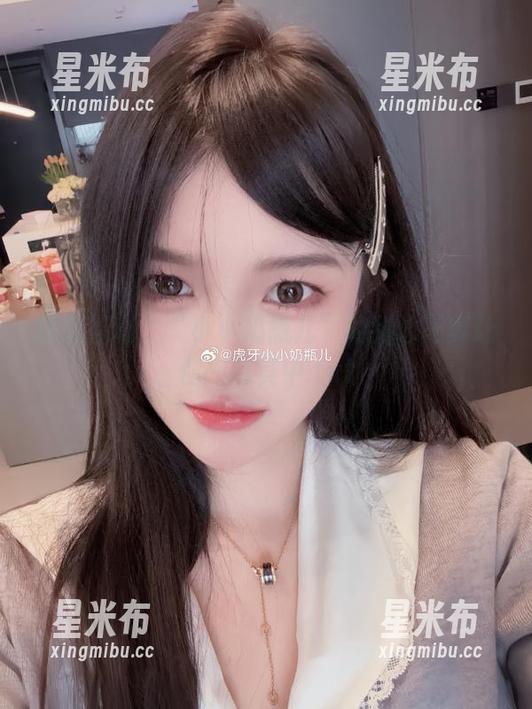 惊喜福利！“小小奶瓶儿”的甜心写真让你陶醉其中.txt