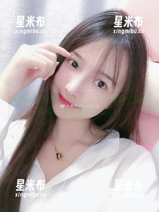探索小小奶瓶儿的办公室写真图册：每一张都充满生活的气息.txt