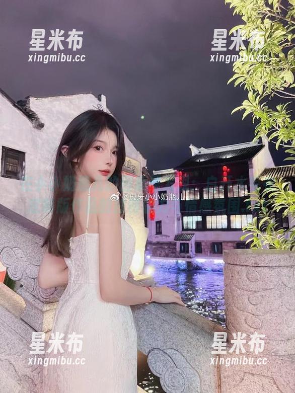 在小小奶瓶儿的图集里发现：白开水毛衣定制版作品的独特魅力与情感氛围.txt