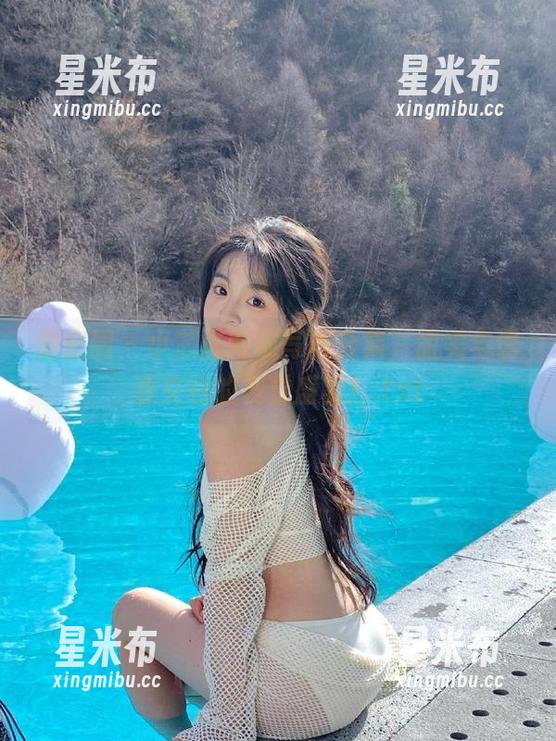 微密圈 - 小芯酱网袜写真合集，甜美与诱惑交融的视觉盛宴！.txt