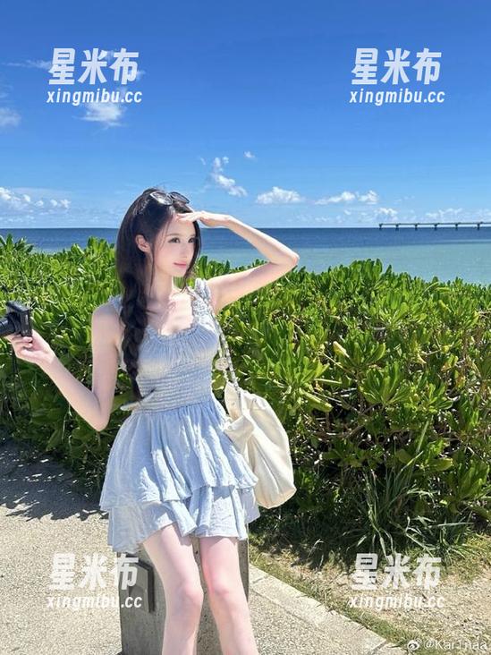 尤果网 - 美图赏析：Abby金金的空姐私拍，展现职业女性的多元魅力.txt
