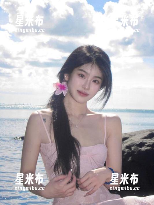 尤果网 - 观看Zora若拉的短裤摄影作品，探寻她所传达的自由与自信的生活态度.txt