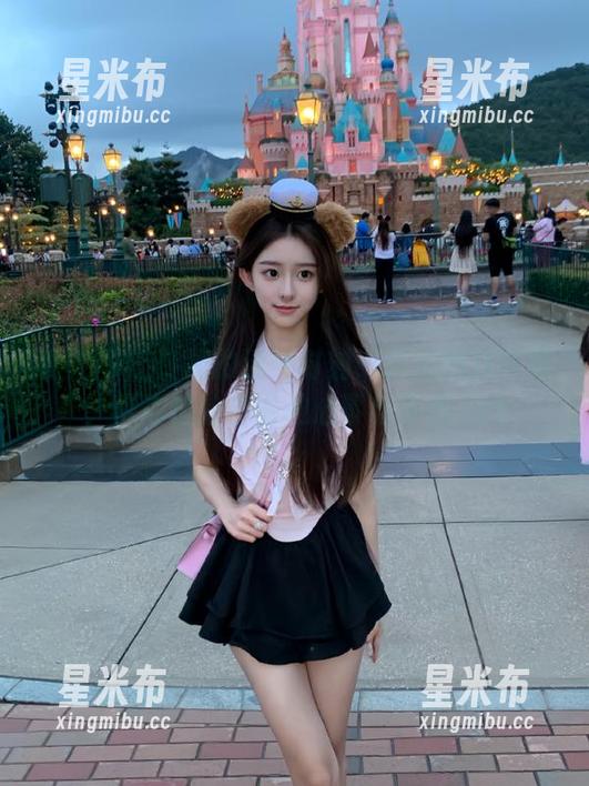 尤果网 - 佟蔓的清纯时刻：精选图片下载，带你体验少女的心事与梦想.txt