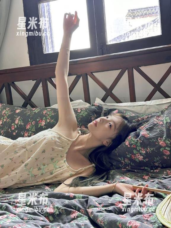 尤果网 - 凌希儿泳装写真大赏，美图下载分享，感受夏天的绚丽与清凉.txt
