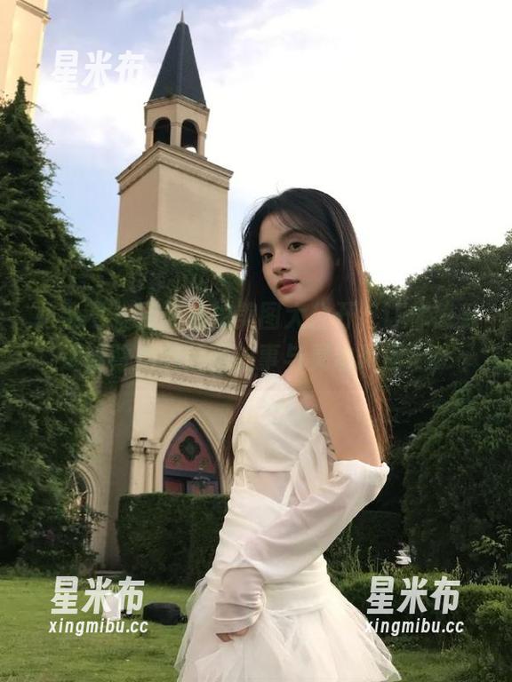 尤果网 - 果果私拍美图大公开，让你感受透明背后的美丽故事与灵动瞬间.txt