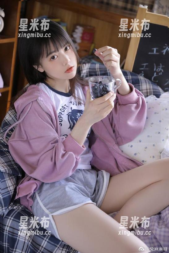 尤果网 - 白一晗可爱的写真盛宴，丰富的美图让你体验纯真与甜蜜的奇妙旅程.txt