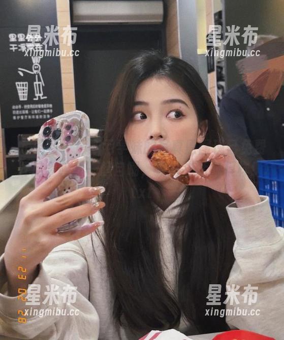 尤果网 - 黛斯羽学妹的写真原图现已免费开启，陪我一起自嘲，笑对生活的模样！.txt