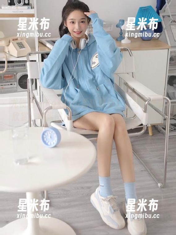 尤物馆-FoxYini孟狐狸 尤物馆 - FoxYini孟狐狸办公室写真作品欣赏:每张图片都诉说着优雅与主人的故事.txt