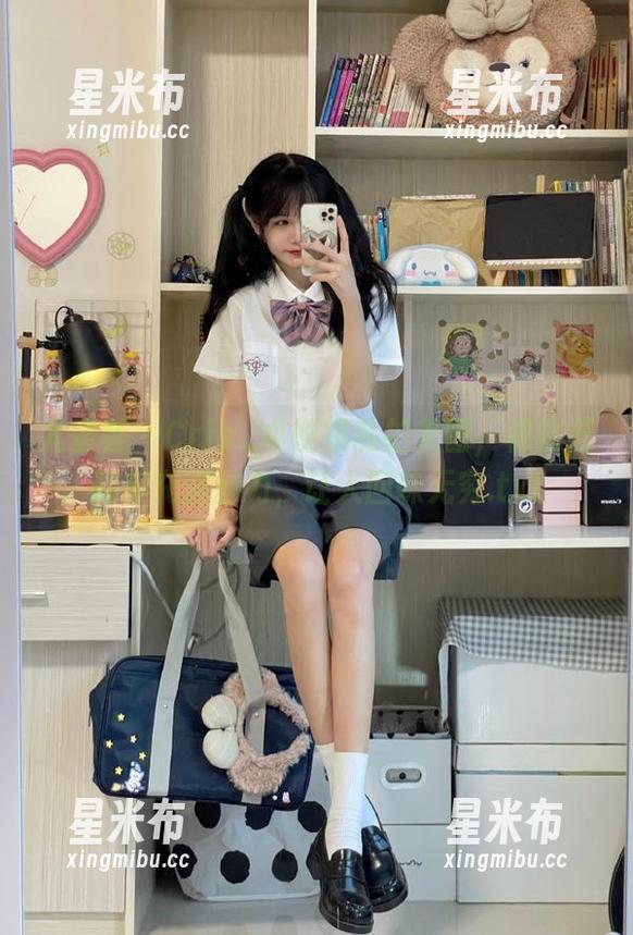 尤蜜荟 - Cris_卓娅祺私拍美图，棉袜低调却充满魅力，让人回味无穷.txt