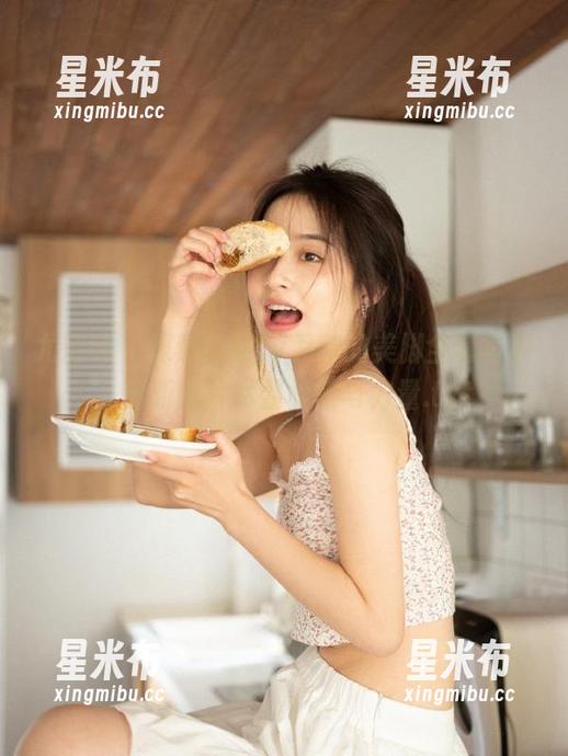 尤蜜荟 - 探索Emily尹菲的美脚全套写真，清新图片尽显柔美与力量.txt