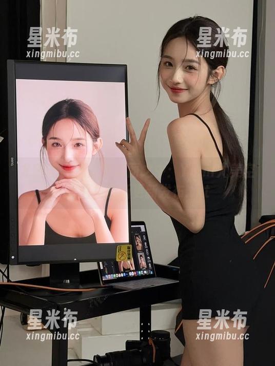 尤蜜荟-Yumi尤美 尤蜜荟 - 巡航于美丽之中:Yumi尤美空姐图集最新更新发布.txt