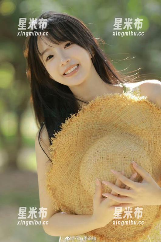 尤蜜荟-laura阿姣 尤蜜荟 - 感受光影,laura阿姣双人写真全套下载,记录生活的每一份温暖.txt