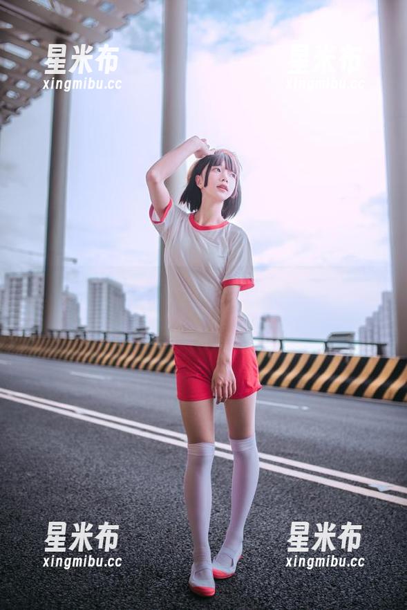 尤蜜荟-欧阳LuLu 尤蜜荟 - 体验欧阳LuLu的时尚世界,免费下载她的专属套装图集.txt