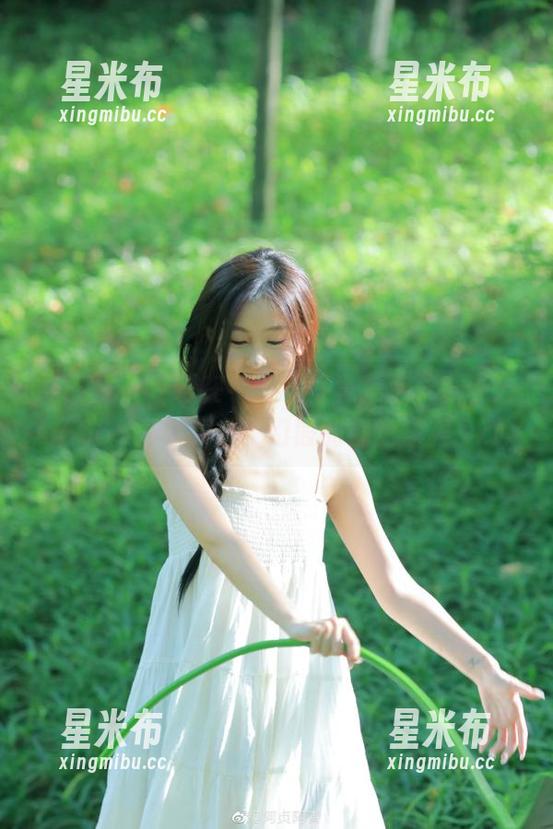 微密圈 - “爱在手心”写真精选——左公子666为你奉上梦幻般的视觉盛宴.txt