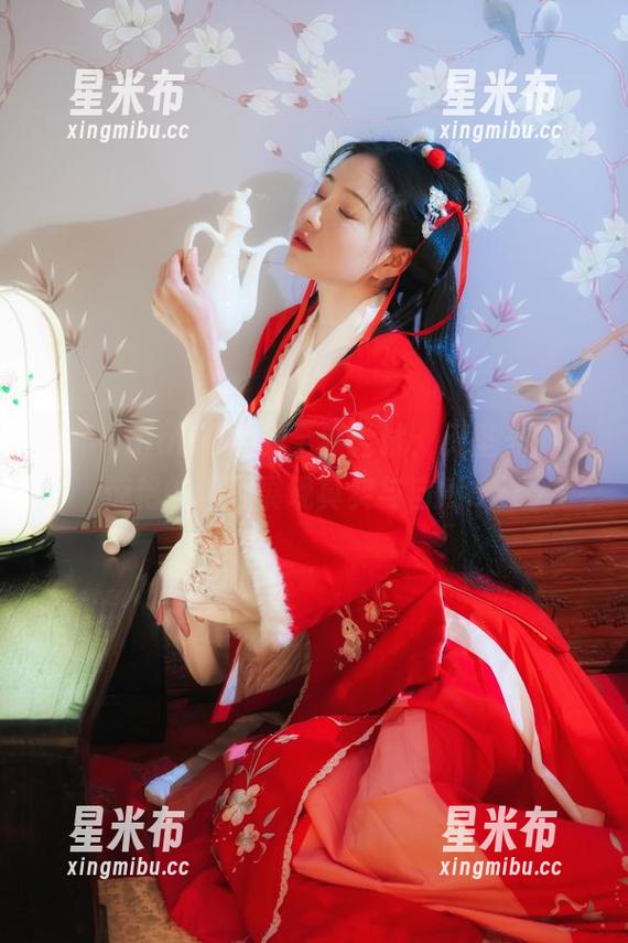 年年Nnian 年年Nnian有余的全新尝试:无圣光下,惊艳的图片展现真实与自然.txt
