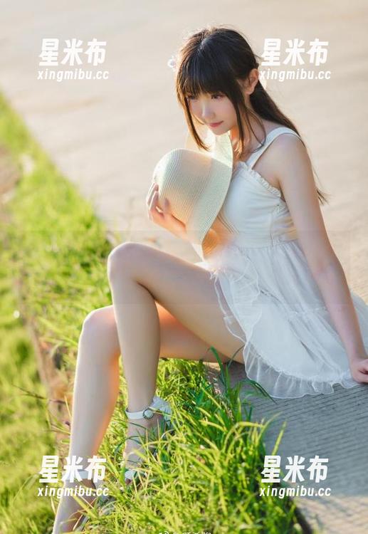 微密圈 - 精选美图，徐莉芝Booty吊带系列最新发布，优雅与热情完美结合.txt