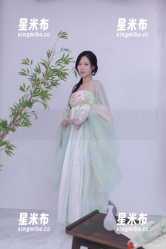 抖娘利世 抖娘利世和服写真中的美图:传统与现代的完美融合.txt