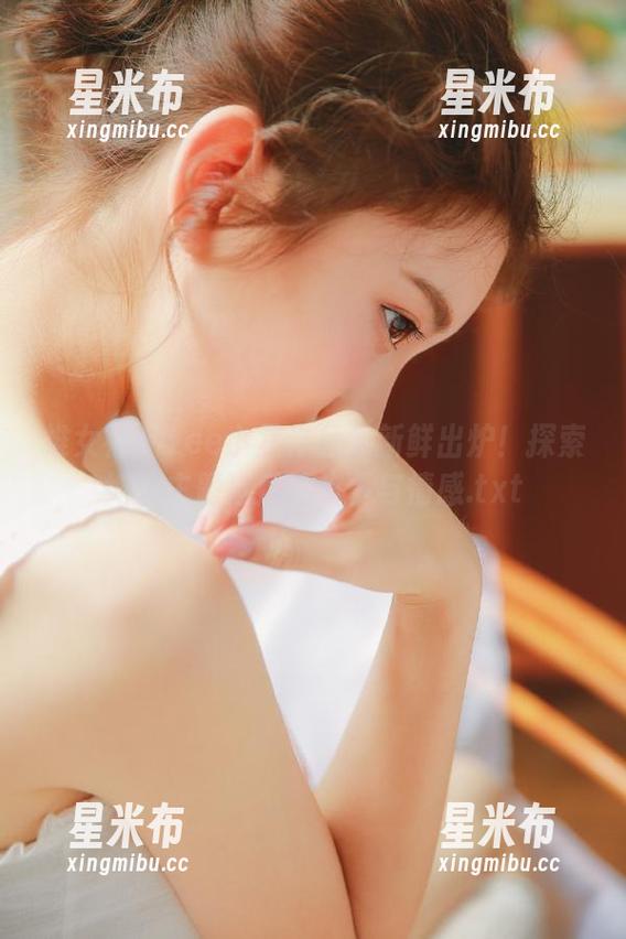 推女神-Lee小棠 推女神 - Lee小棠作品集新鲜出炉!探索纯白主题背后的故事与情感.txt