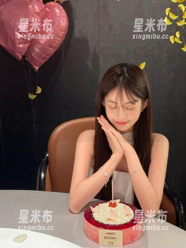 推女神 - 这里有尤美Yumi的油亮原图分享，绝对能让你感受到她的独特魅力.txt