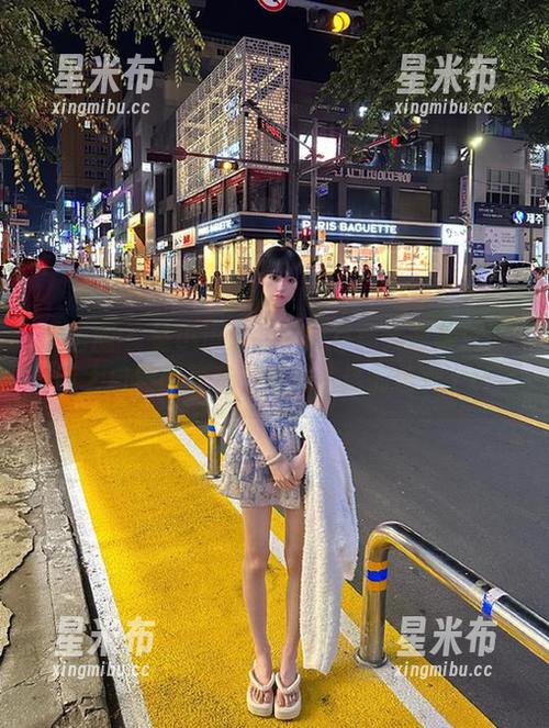是小逗逗 微密圈 - 是小逗逗的户外写真大合集:倾听大自然的声音,感受生活的色彩.txt