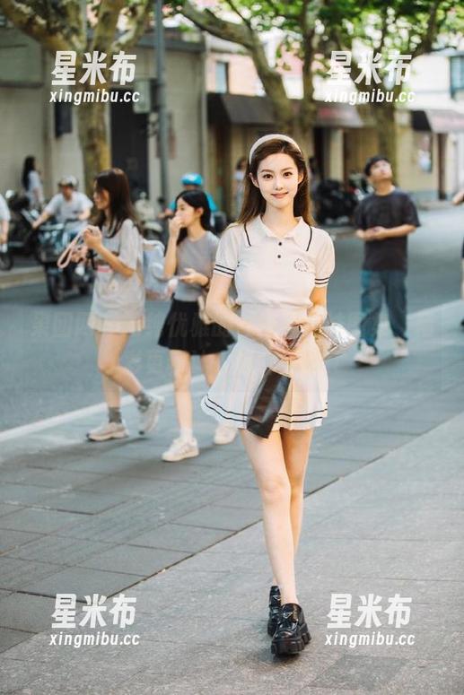 果团网 - 清纯优雅的周妍希学妹图集，精彩更新让人沉醉！.txt