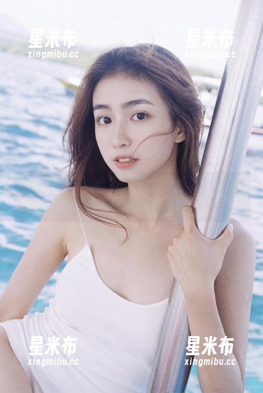 梦丝女神 - 晓晓华丽变身，绝美女神范儿高清写真套图引爆你的视线！.txt