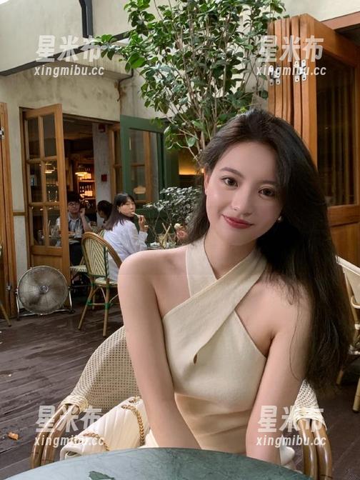 梦丝女神 - 魏婷婷连衣裙作品图包，少女心与成熟女性的完美碰撞.txt