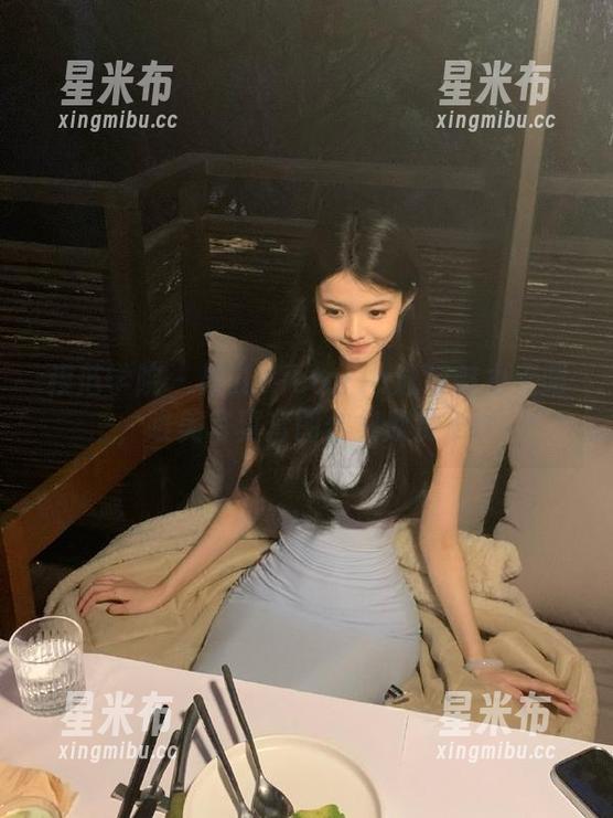 模范学院-果儿Victoria 模范学院 - 果儿Victoria泳装魅力无限,唯美写真套图合集欣赏.txt