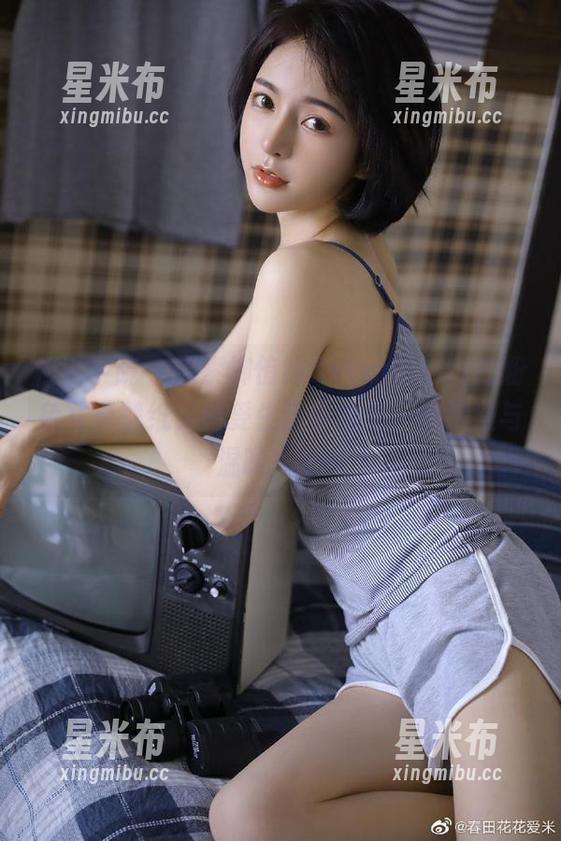 模范学院 - 探索柳侑绮Sevenbaby的粉色写真壁纸，感受生活中的每一丝浪漫与温暖！.txt