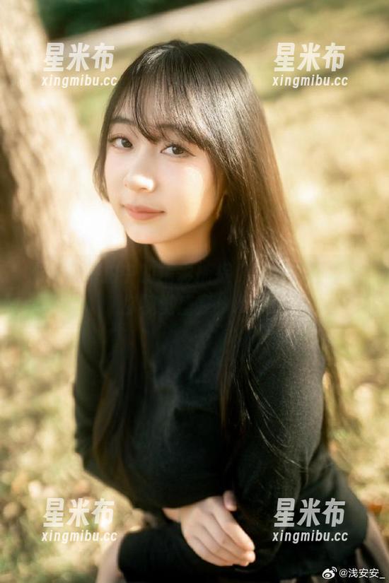 浅安安旅拍中的精彩捕捉，免费美图带给你视觉盛宴！.txt