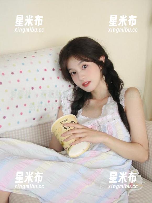 爱蜜社 - 看杨紫嫣比基尼高清照片，我竟然开始怀疑人生的意义了.txt