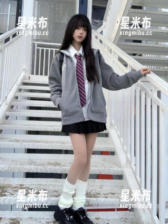 微密圈 - 牛奶里的果汁的黑色套装：定制图集讲述我的浪漫故事.txt