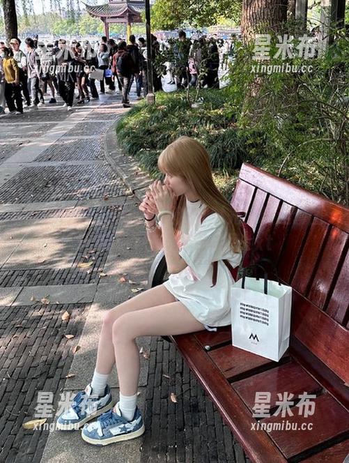 物恋传媒-佳琪 物恋传媒 - 透视佳琪浴缸时光:精选套图让你沉醉在她的温柔里.txt