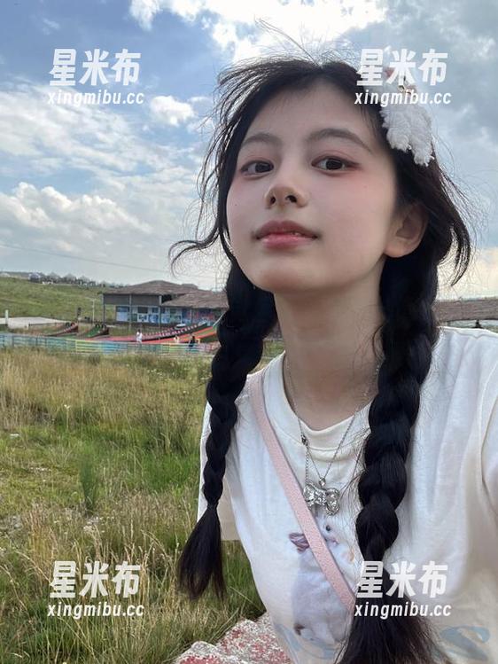 甜予摄影-齐齐 甜予摄影 - 一场视觉盛宴:齐齐的高清皮鞋套图带你领略不一样的时尚风情.txt