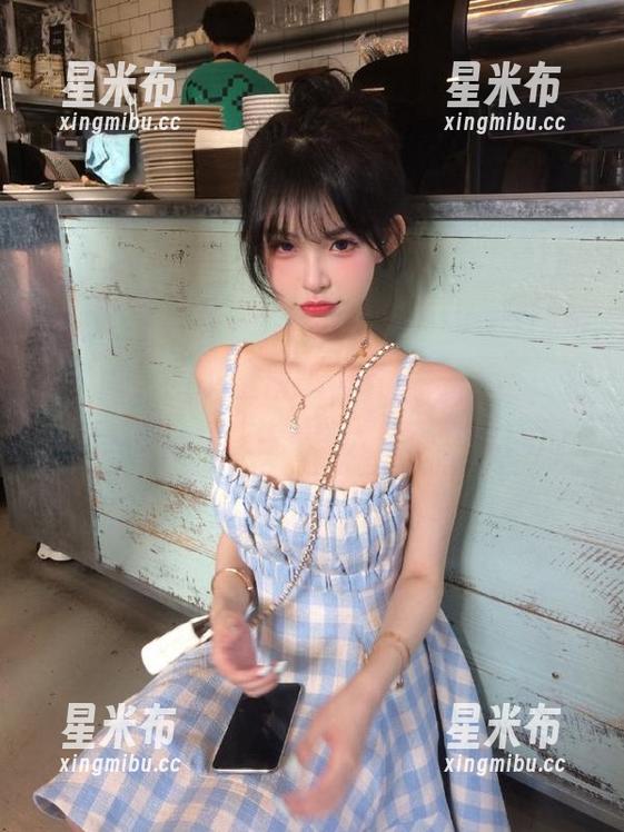 秀人网 - Suki_baby的墙面大变身，壁纸美图剧情让你捧腹大笑不停！.txt
