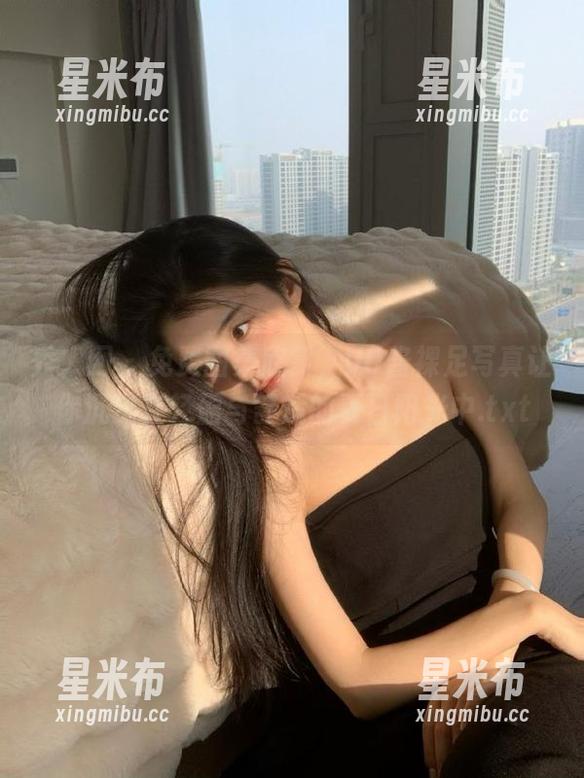 秀人网 - 免费图集欣赏，UU酱裸足写真让你沉浸在轻盈与舒适的夏日阳光中.txt