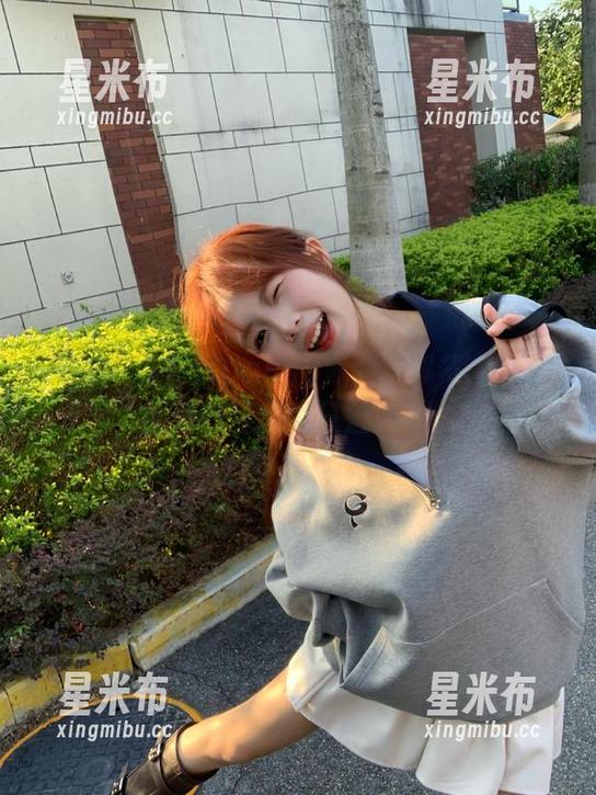 秀人网 - 丹妮Danny泳装写真集：尽享图库资源的夏日魅力.txt