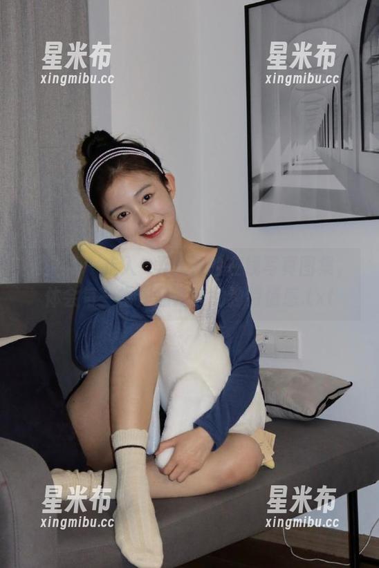 秀人网 - 走入媃柔女神的在线写真图集，体会每一幅作品传递的独特情感.txt