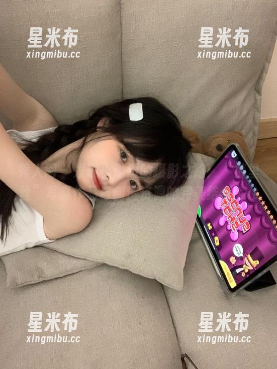 秀人网 - 发现小逗逗的摄影之路：“裤里丝”写真作品与创造资源的完美结合.txt