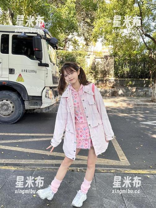 秀人网-拍黄瓜girl 秀人网 - 作品回顾:拍黄瓜girl花嫁系列,释放内心的温柔与力量的图片盛宴.txt
