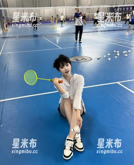 秀人网 - 玥儿玥er的独特视角：镂空写真，壁纸里的视觉盛宴.txt