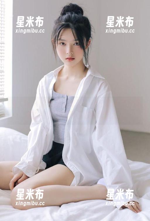 秀人网 - 精致高清套图：菲菲吃不胖穿睡衣的甜美时刻尽在你的眼前.txt