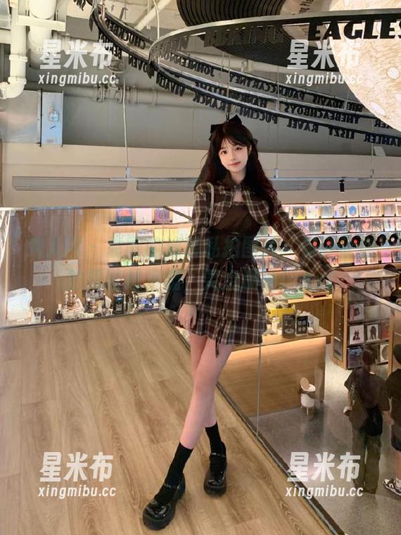 秀人网 - 袁圆的泳装私拍图片，保证让你的眼睛过足瘾，笑点满满！.txt