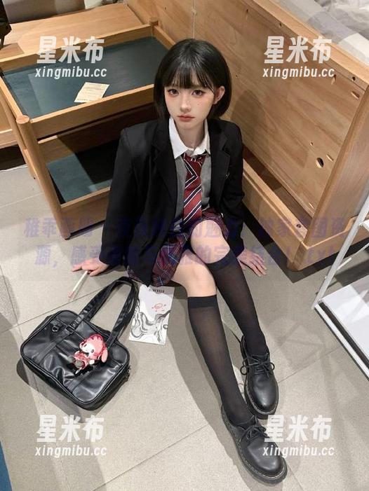 稚乖画册-夜夜 稚乖画册 - 夜夜纯白的魅力:独家套图资源,感受清新与优雅的完美结合!.txt