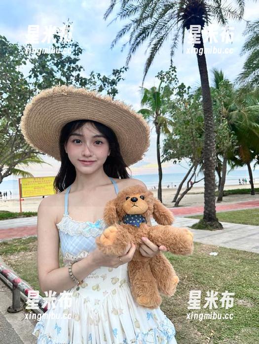 糖果画报-杨晨晨sugar 糖果画报 - 杨晨晨sugar比基尼写真展现女性之美,分享她的自我探索与成长之旅!.txt