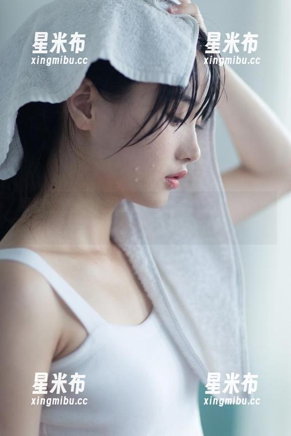 紧急企划-小恩 紧急企划 - 小恩内部定制写真作品集:每一张都是艺术品的魅力.txt