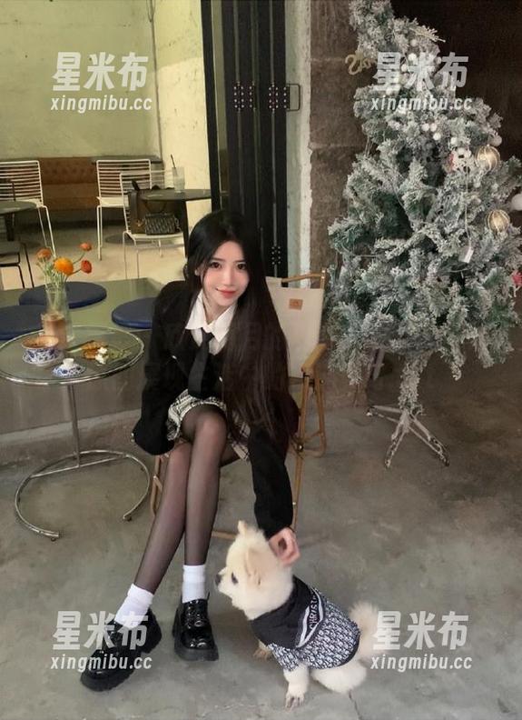 绮梦摄影-月月 绮梦摄影 - 欣赏月月的居家瞬间:无圣光原图展现生活中的点滴美好.txt