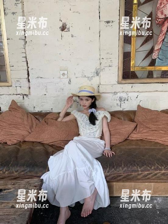 绮梦摄影 - 章章短裤写真：无圣光下的青春梦幻，捕捉每一刻的动人美丽.txt